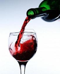 1934035-per-il-vino-rosso-in-un-bicchiere.jpg